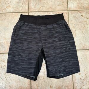 Lululemon T.H.E. Shorts Mens Medium Gray & Black 9” Linerless Gym Running